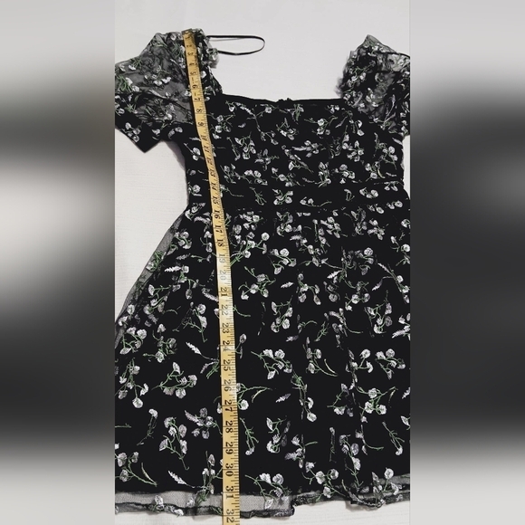 NWOT lulus Radiant Love Black Embroidered Skater Dress Size M - Picture 11 of 13
